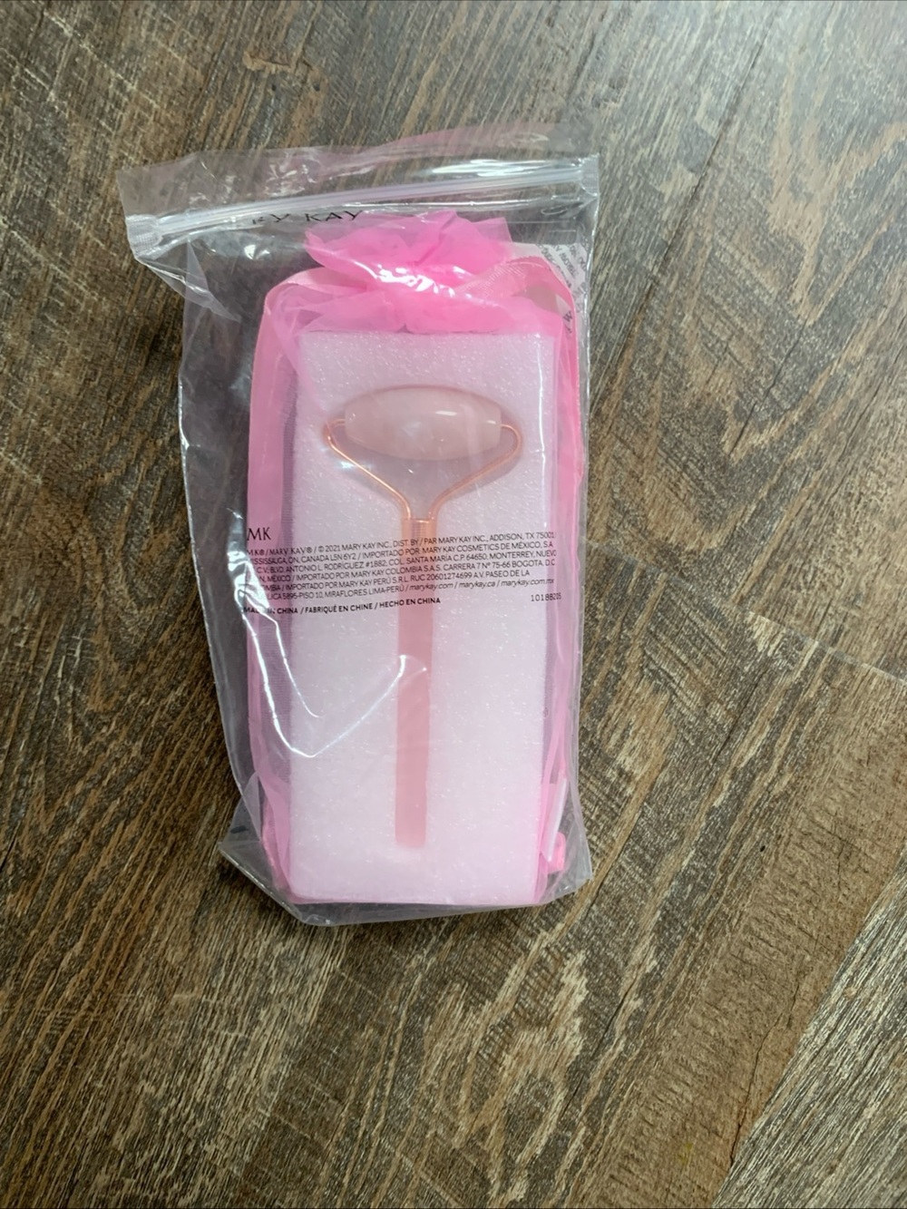Mary Kay Pink Rose Quartz Facial Roller Brand New